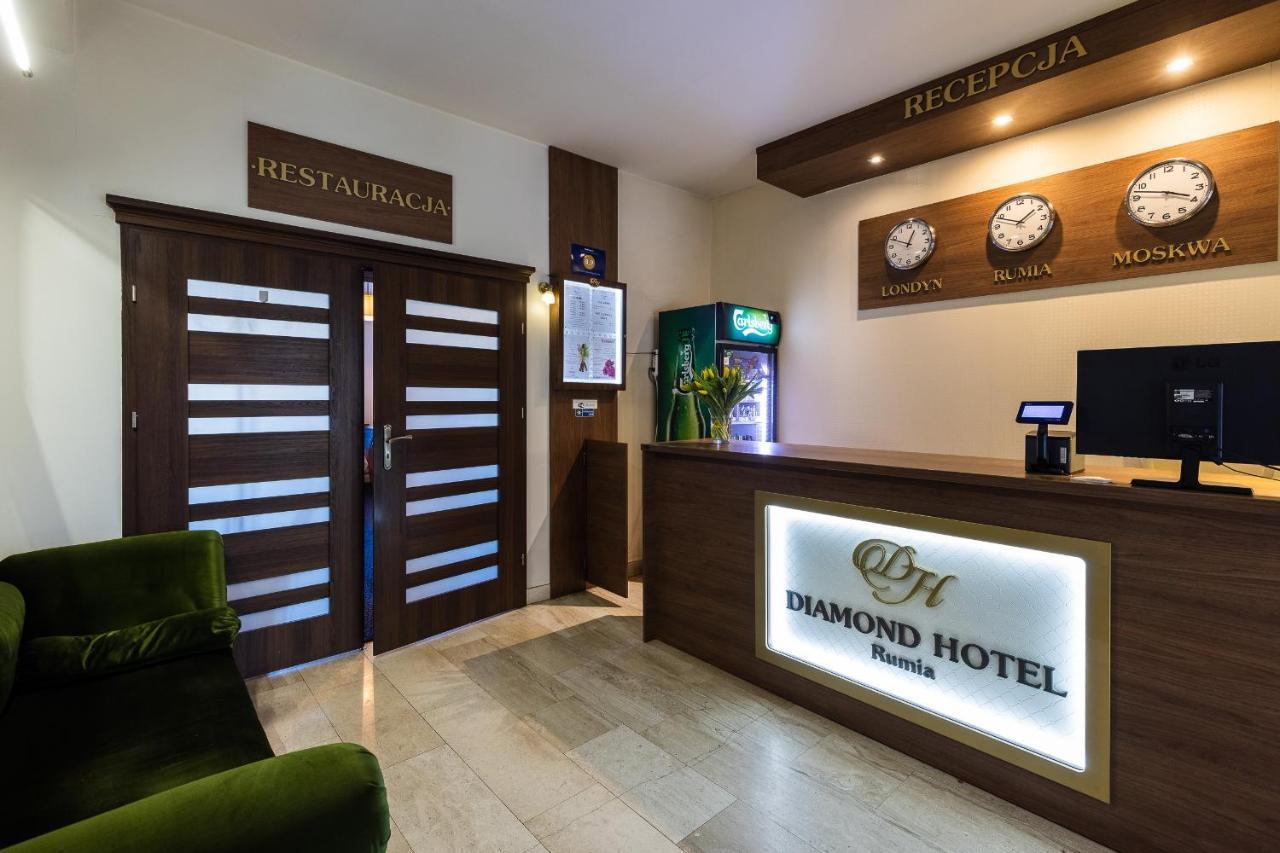 Hotel Diamond W Bialym Dworku Rumia Exteriör bild