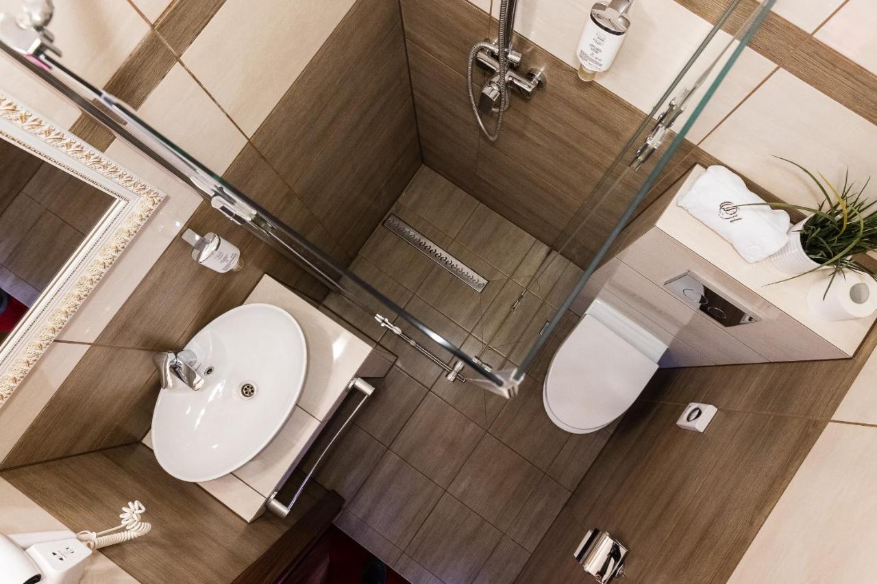 Hotel Diamond W Bialym Dworku Rumia Exteriör bild