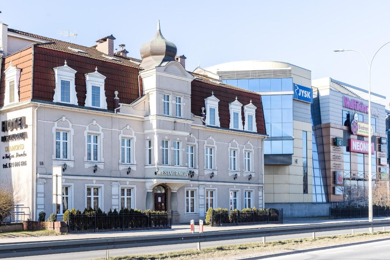 Hotel Diamond W Bialym Dworku Rumia Exteriör bild