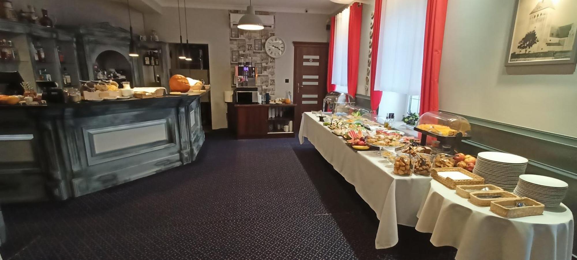 Hotel Diamond W Bialym Dworku Rumia Exteriör bild