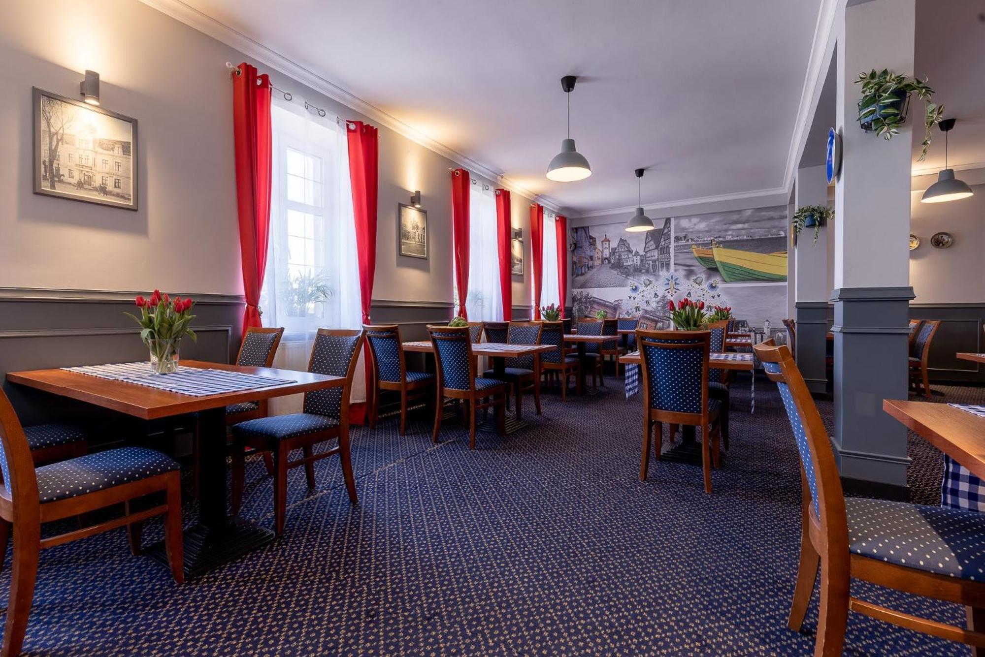 Hotel Diamond W Bialym Dworku Rumia Exteriör bild