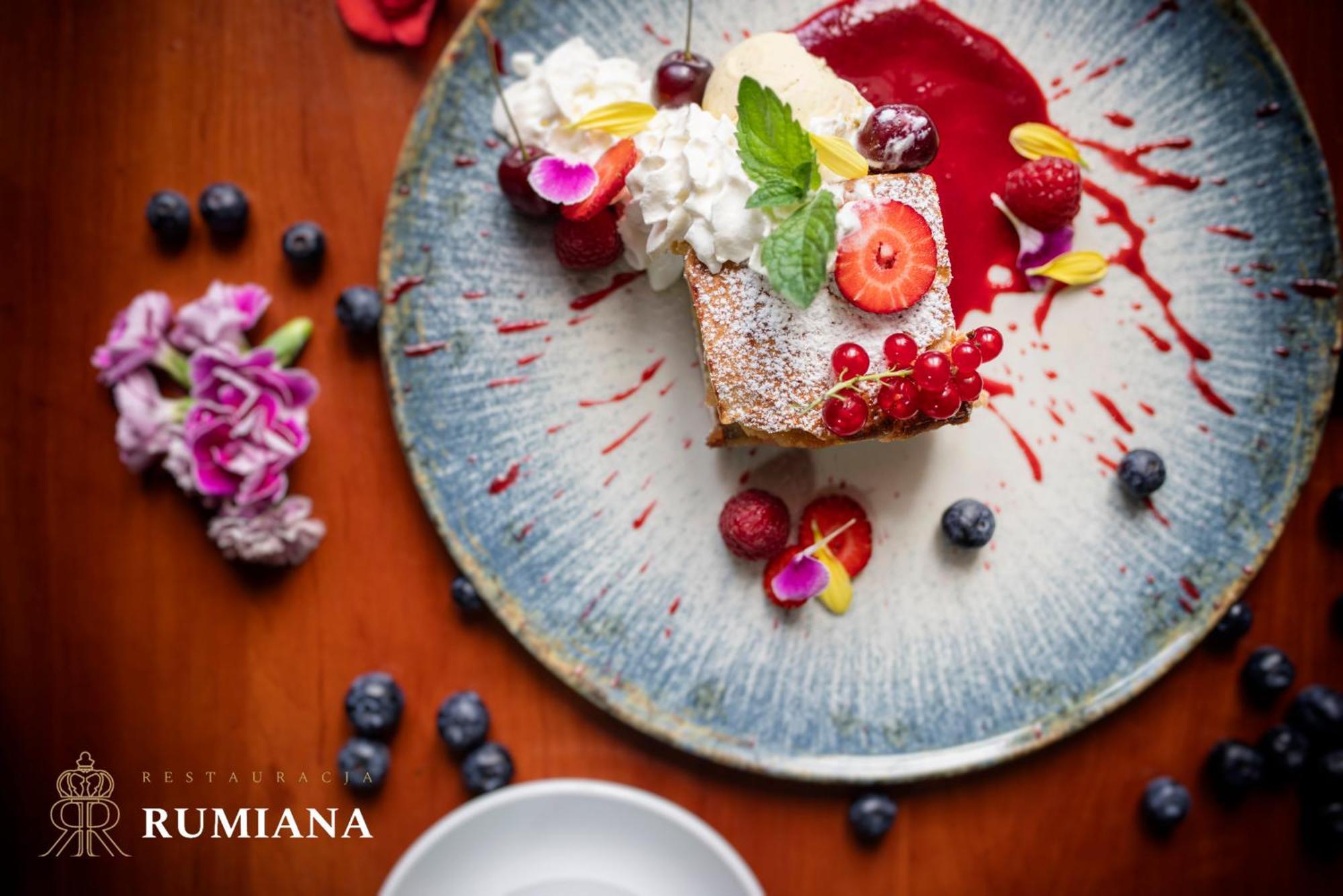 Hotel Diamond W Bialym Dworku Rumia Exteriör bild